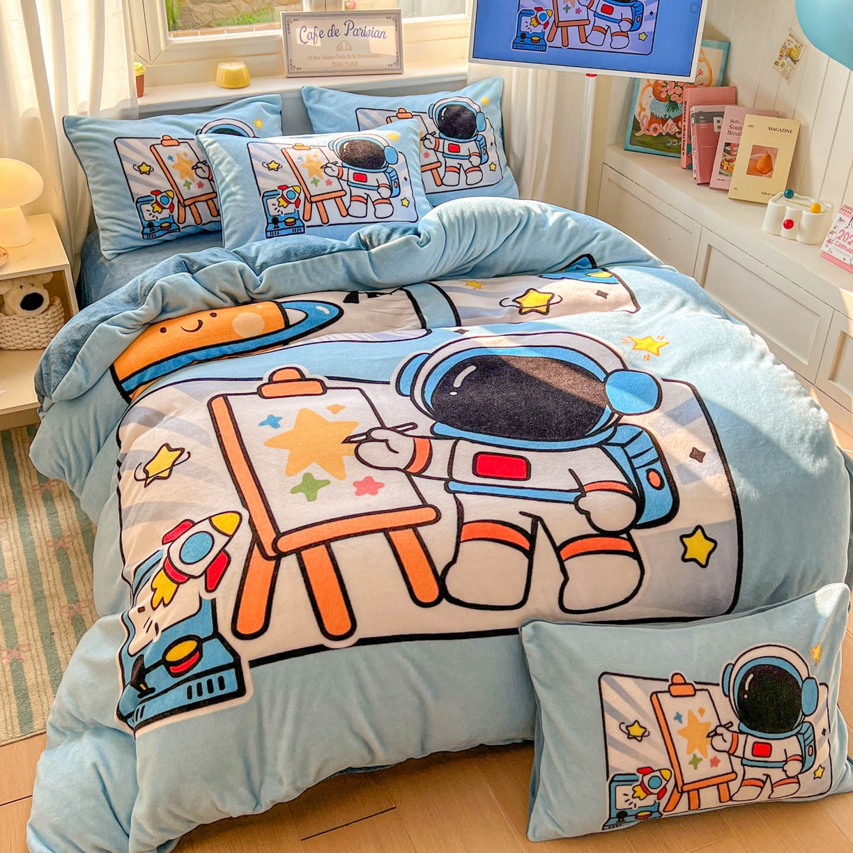 91家纺网 家纺一手货源 找家纺 浩诚 2025新款高克重原创设计宇航员太空人牛奶绒大版卡通四件套 星际画家