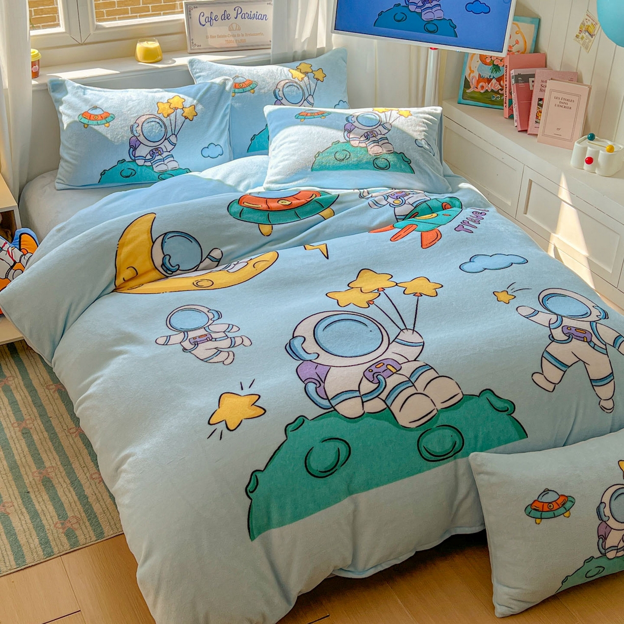91家纺网 家纺一手货源 找家纺 浩诚 2025新款高克重原创设计宇航员太空人牛奶绒大版卡通四件套 宇航员家族