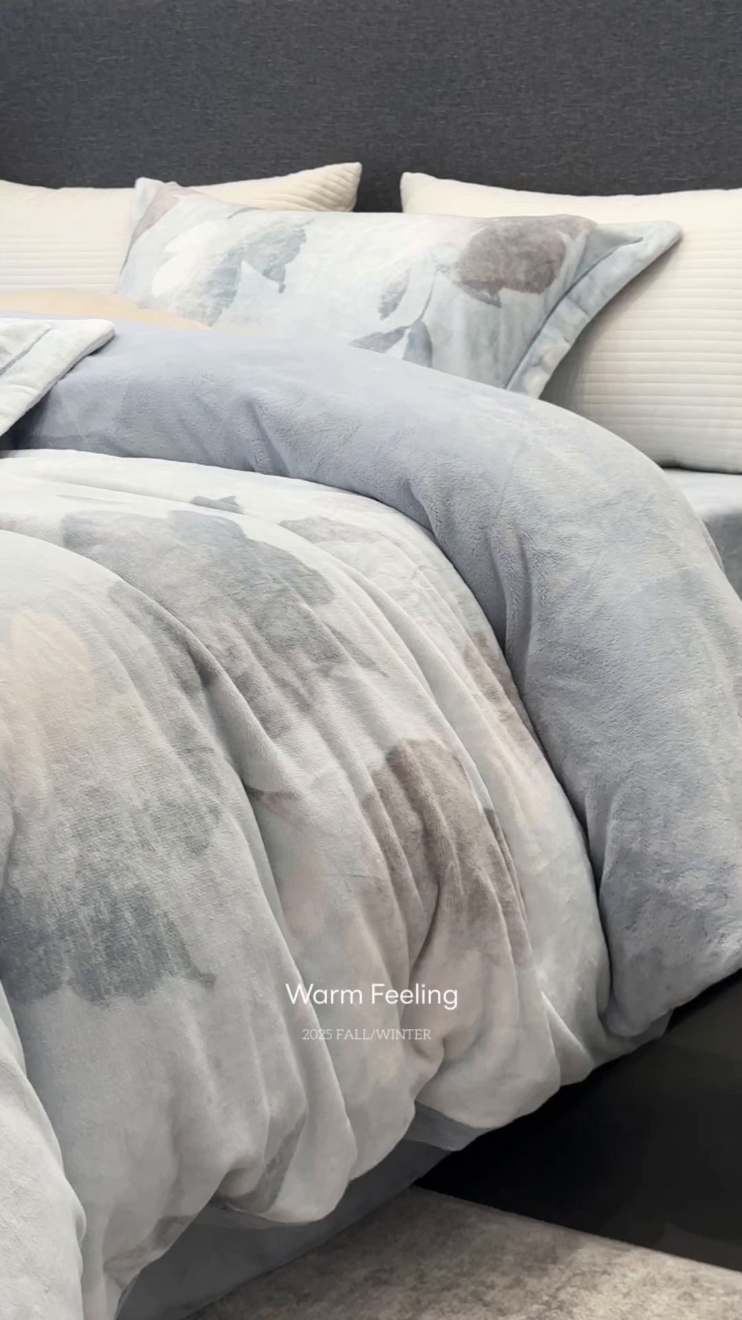 91家纺网 家纺一手货源 找家纺 JUICY 橘滋家纺 2025新款浪漫丰盈牛奶臻棉绒印花系列四件套 朵影