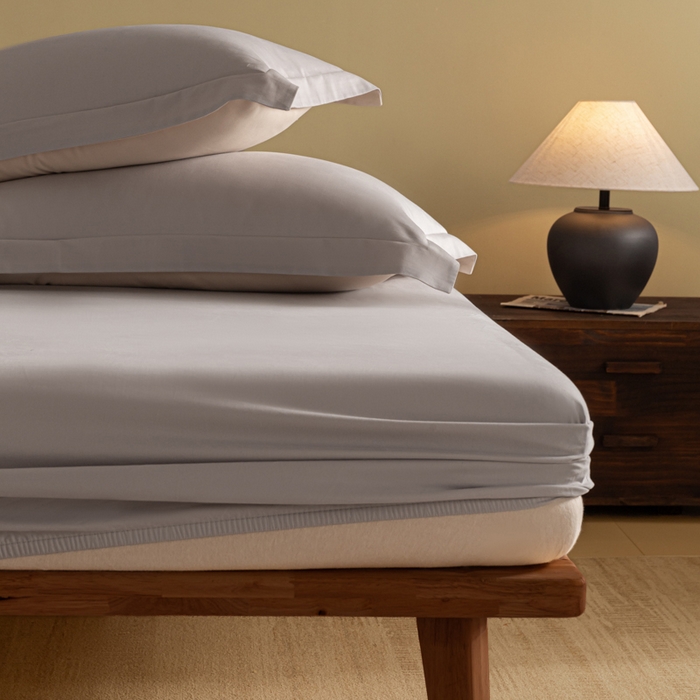 91家纺网 家纺一手货源 找家纺 秀色家纺 2025高端长绒棉贡缎加厚磨毛纯棉单件床笠三件套床罩全棉床垫保护套50s 冬禧-珍珠灰