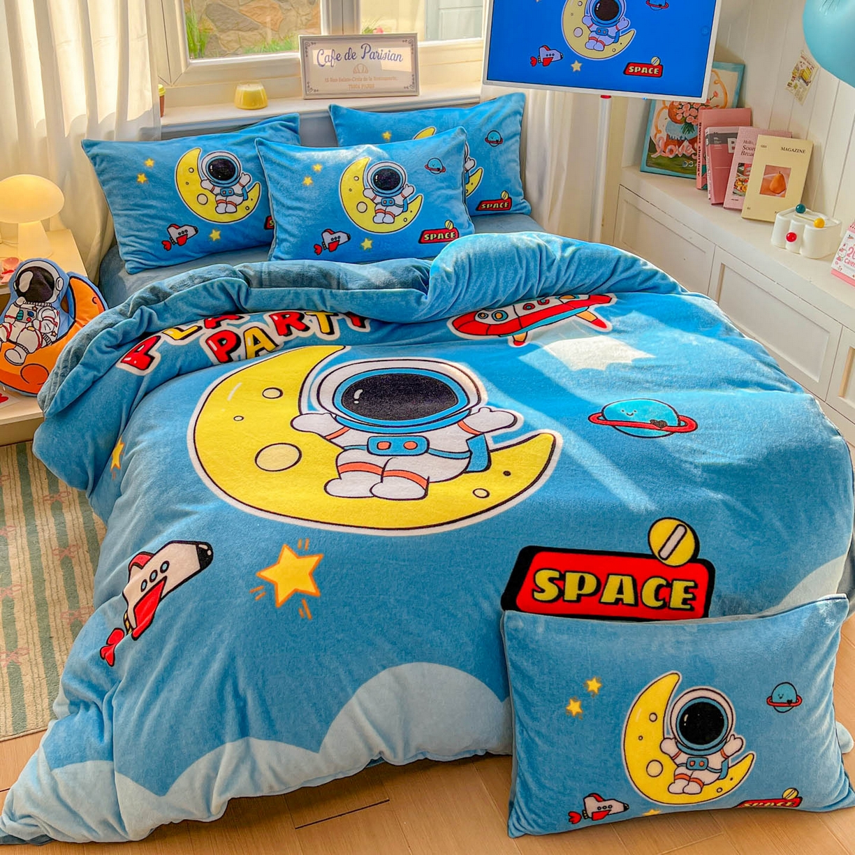 91家纺网 家纺一手货源 找家纺 浩诚 2025新款高克重原创设计宇航员太空人牛奶绒大版卡通四件套 宇宙摇篮