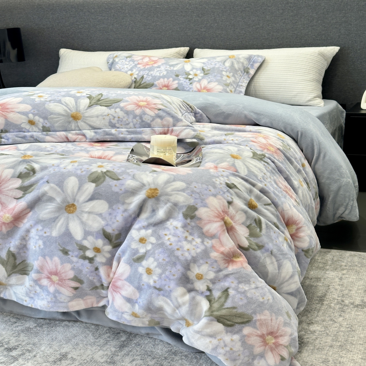 91家纺网 家纺一手货源 找家纺 JUICY 橘滋家纺 2025新款浪漫丰盈牛奶臻棉绒印花系列四件套 曼蕊