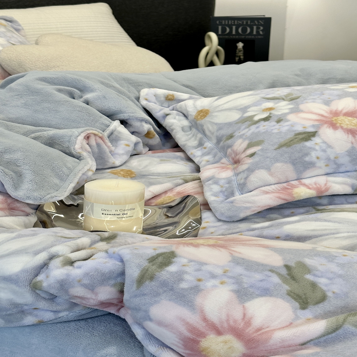 91家纺网 家纺一手货源 找家纺 JUICY 橘滋家纺 2025新款浪漫丰盈牛奶臻棉绒印花系列四件套 曼蕊