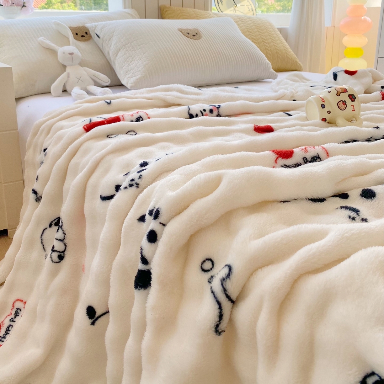 91家纺网 家纺一手货源 找家纺 yyds网供 2025新款简约印花泡泡绒毯多功能加绒盖毯沙发空调房办公午休毯毛毯毯子 波点萌狗-泡泡绒