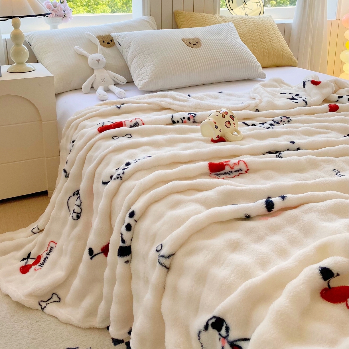 91家纺网 家纺一手货源 找家纺 yyds网供 2025新款简约印花泡泡绒毯多功能加绒盖毯沙发空调房办公午休毯毛毯毯子 波点萌狗-泡泡绒