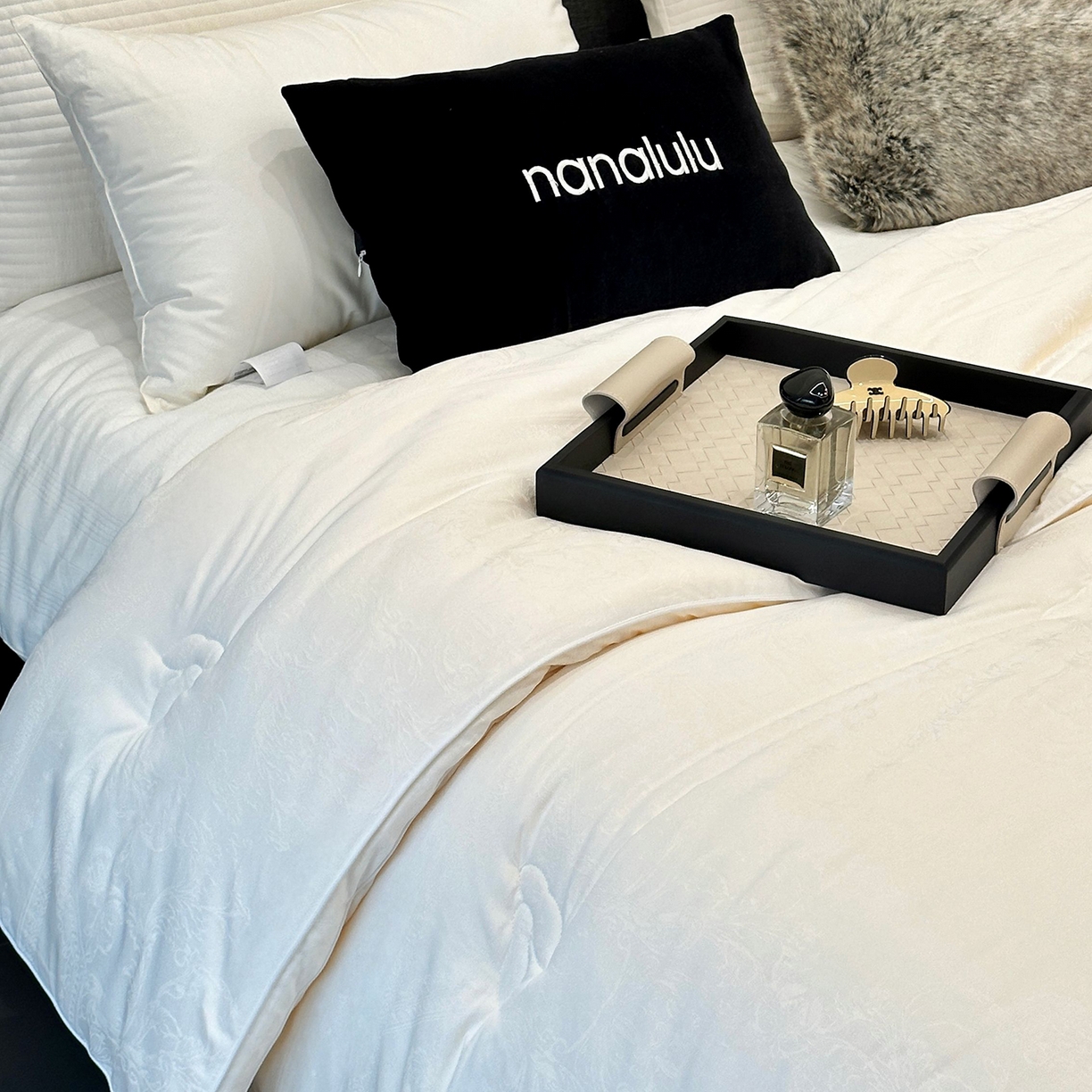 91家纺网 家纺一手货源 找家纺 （总）JUICY 橘滋家纺 2025新款精奢提花抗菌大豆蛋白被子被芯