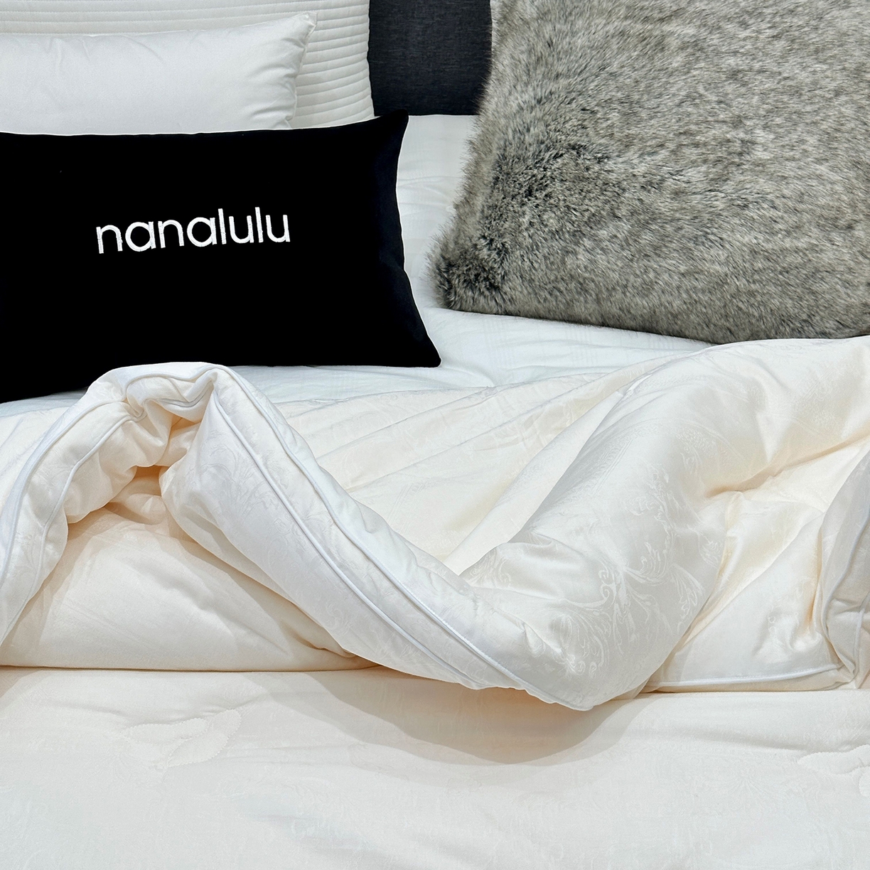 91家纺网 家纺一手货源 找家纺 （总）JUICY 橘滋家纺 2025新款精奢提花抗菌大豆蛋白被子被芯