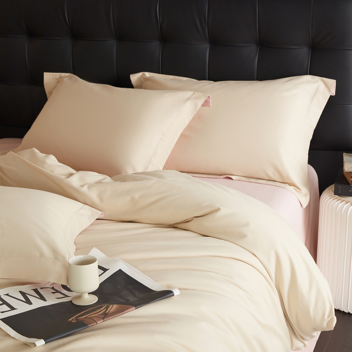 91家纺网 家纺一手货源 找家纺 秀色家纺 2025新款60支长绒棉双面加厚磨毛保暖纯棉四件套纯色被套全棉轻奢高级感 蔚蓝+珍珠灰