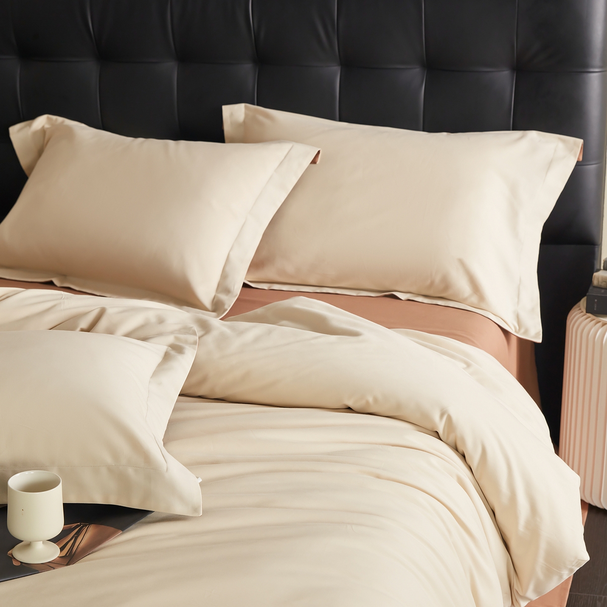 91家纺网 家纺一手货源 找家纺 秀色家纺 2025新款60支长绒棉双面加厚磨毛保暖纯棉四件套纯色被套全棉轻奢高级感 蔚蓝+珍珠灰