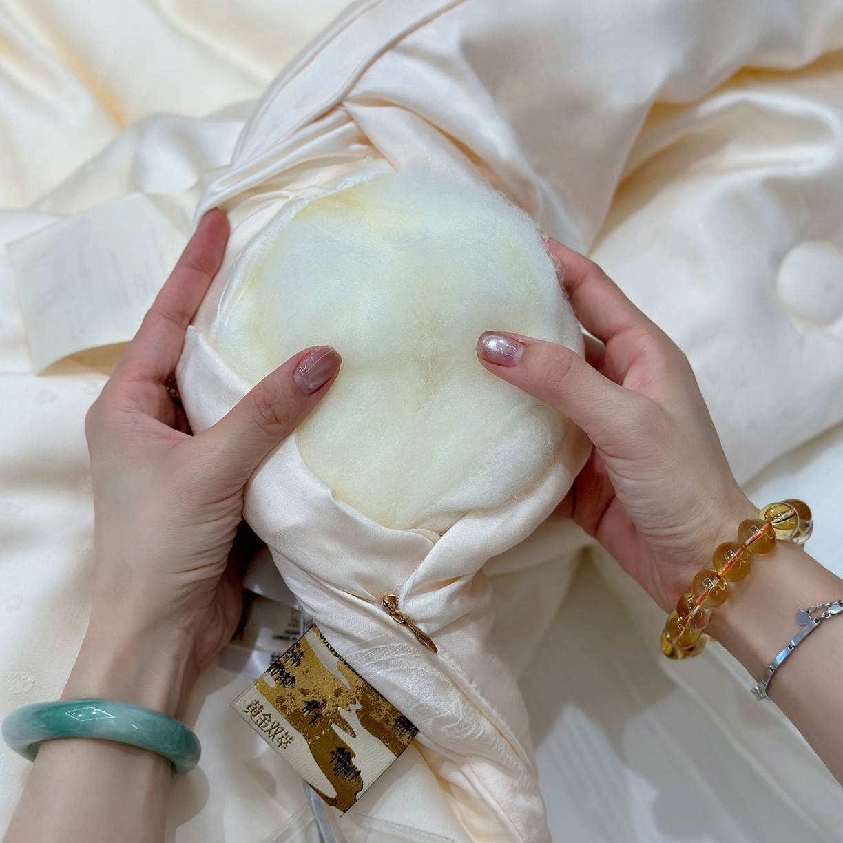 91家纺网 家纺一手货源 找家纺 （总）JUICY 橘滋家纺 2025新款高奢皇室大提花黄金蚕丝羊毛被子被芯