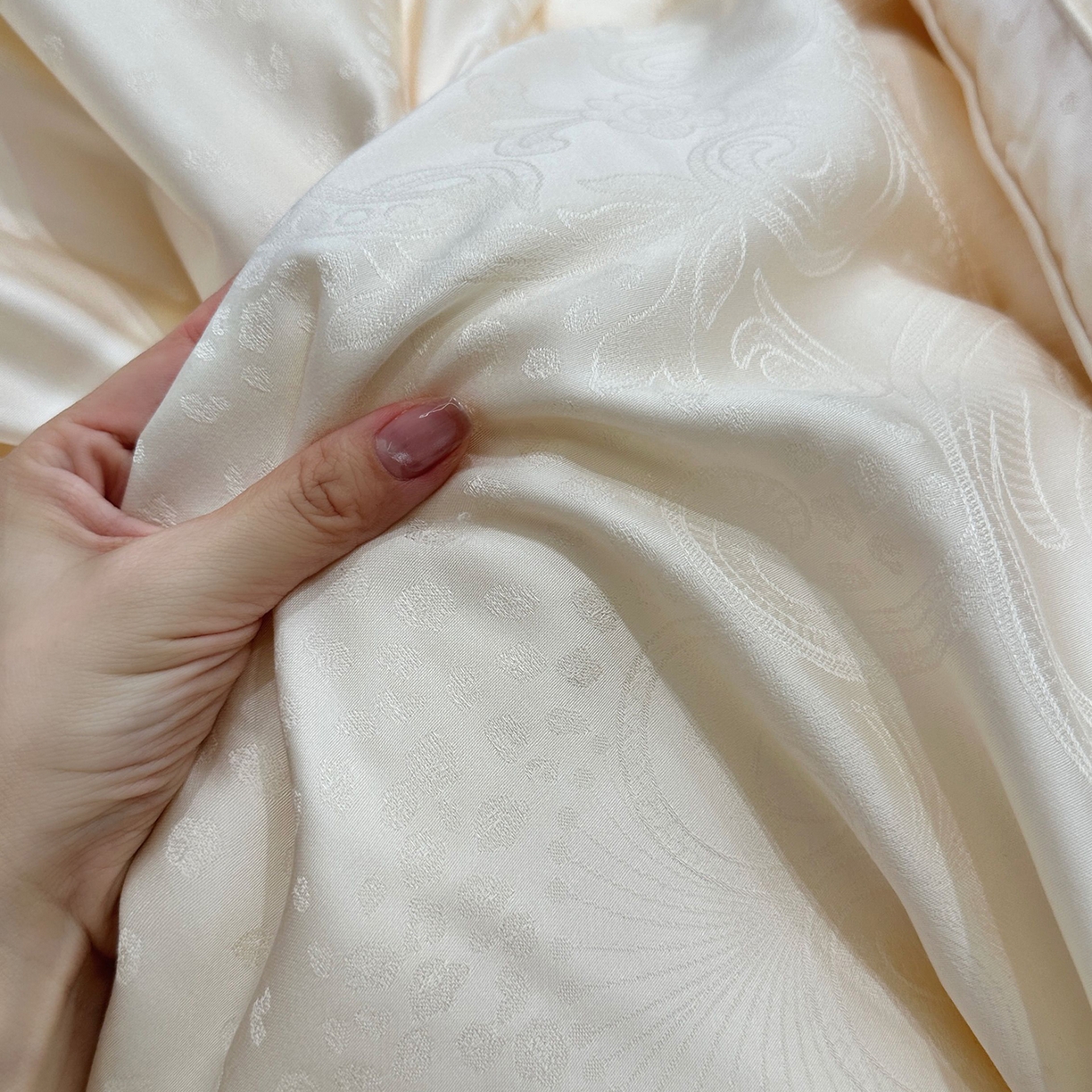 91家纺网 家纺一手货源 找家纺 （总）JUICY 橘滋家纺 2025新款高奢皇室大提花黄金蚕丝羊毛被子被芯