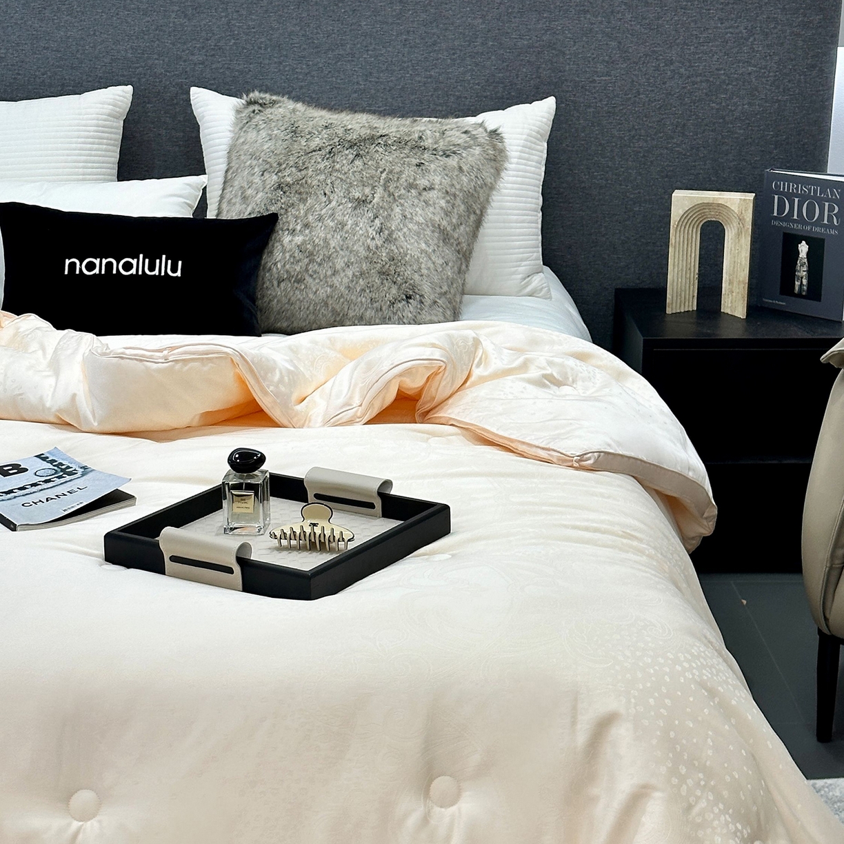 91家纺网 家纺一手货源 找家纺 JUICY 橘滋家纺 2025新款高奢皇室大提花黄金蚕丝羊毛被子被芯 卢修斯-落日金