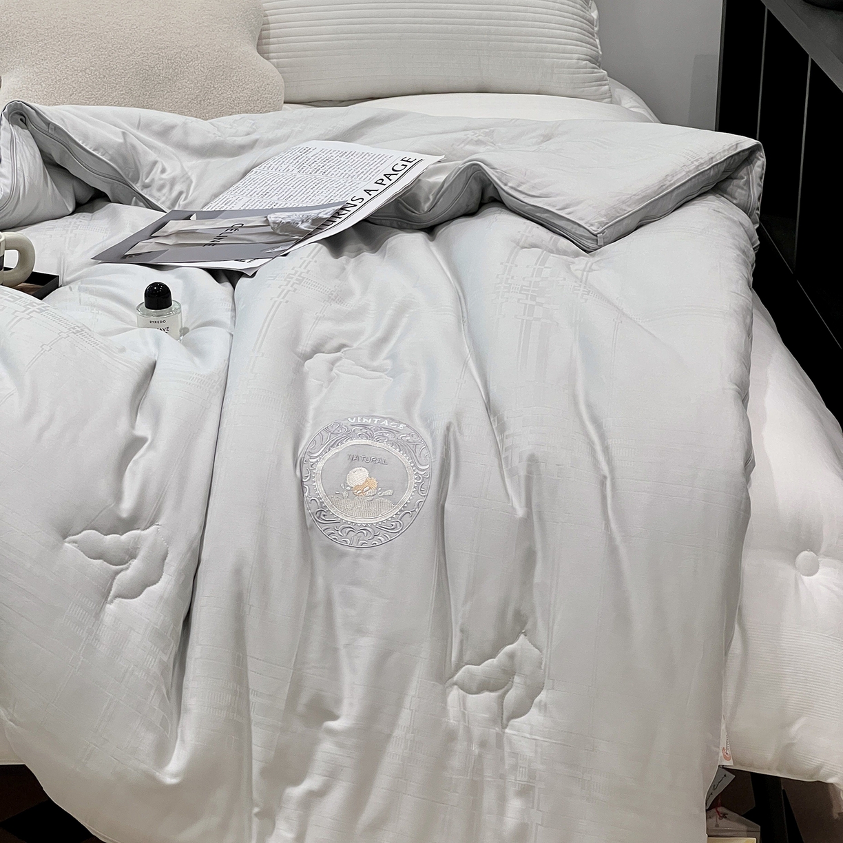 91家纺网 家纺一手货源 找家纺 JUICY 橘滋家纺 2025新款多功能大豆蛋白双胎被子被芯 多功能大豆蛋白双胎被-灰