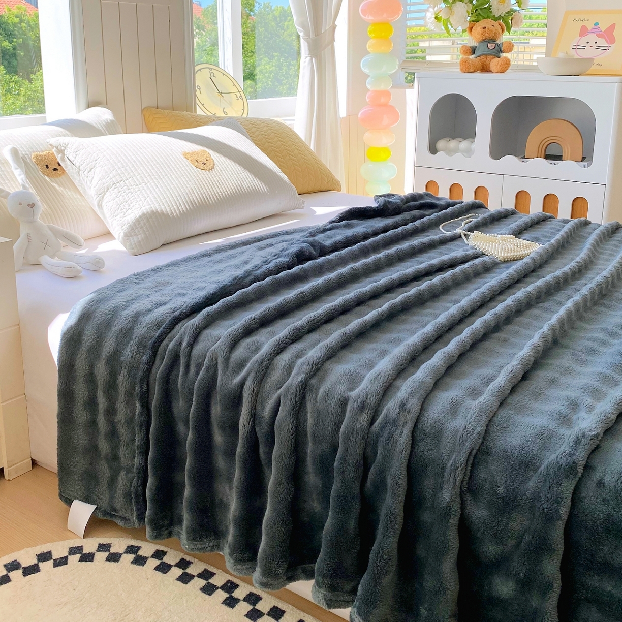 91家纺网 家纺一手货源 找家纺 yyds网供 2025新款简约印花泡泡绒毯多功能加绒盖毯沙发空调房办公午休毯毛毯毯子 高级灰-泡泡绒