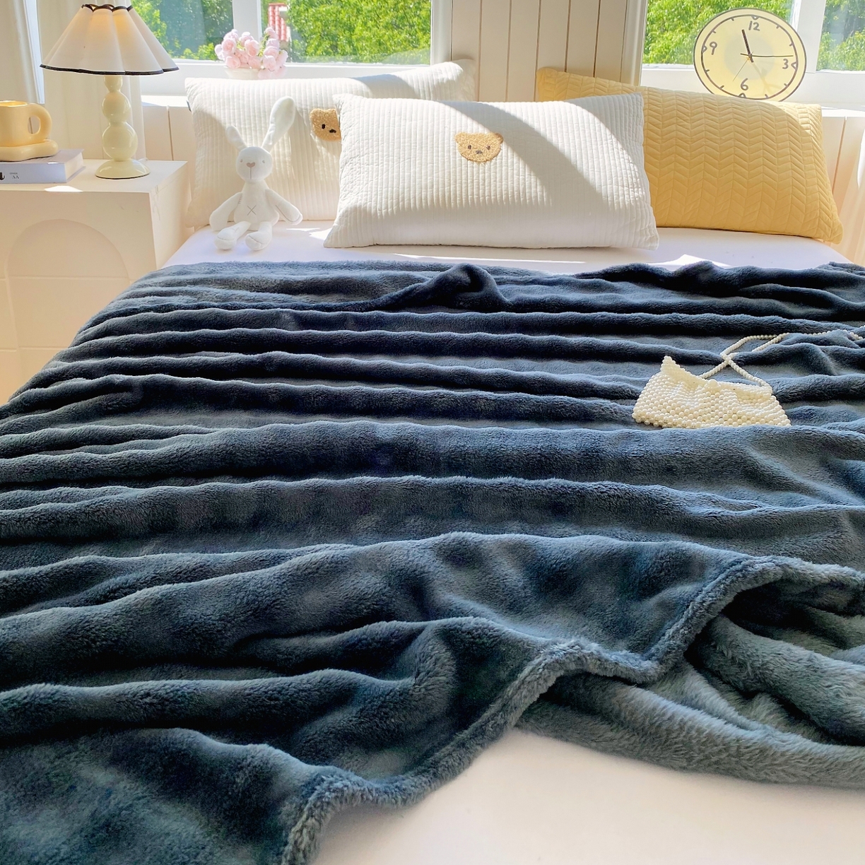 91家纺网 家纺一手货源 找家纺 yyds网供 2025新款简约印花泡泡绒毯多功能加绒盖毯沙发空调房办公午休毯毛毯毯子 高级灰-泡泡绒