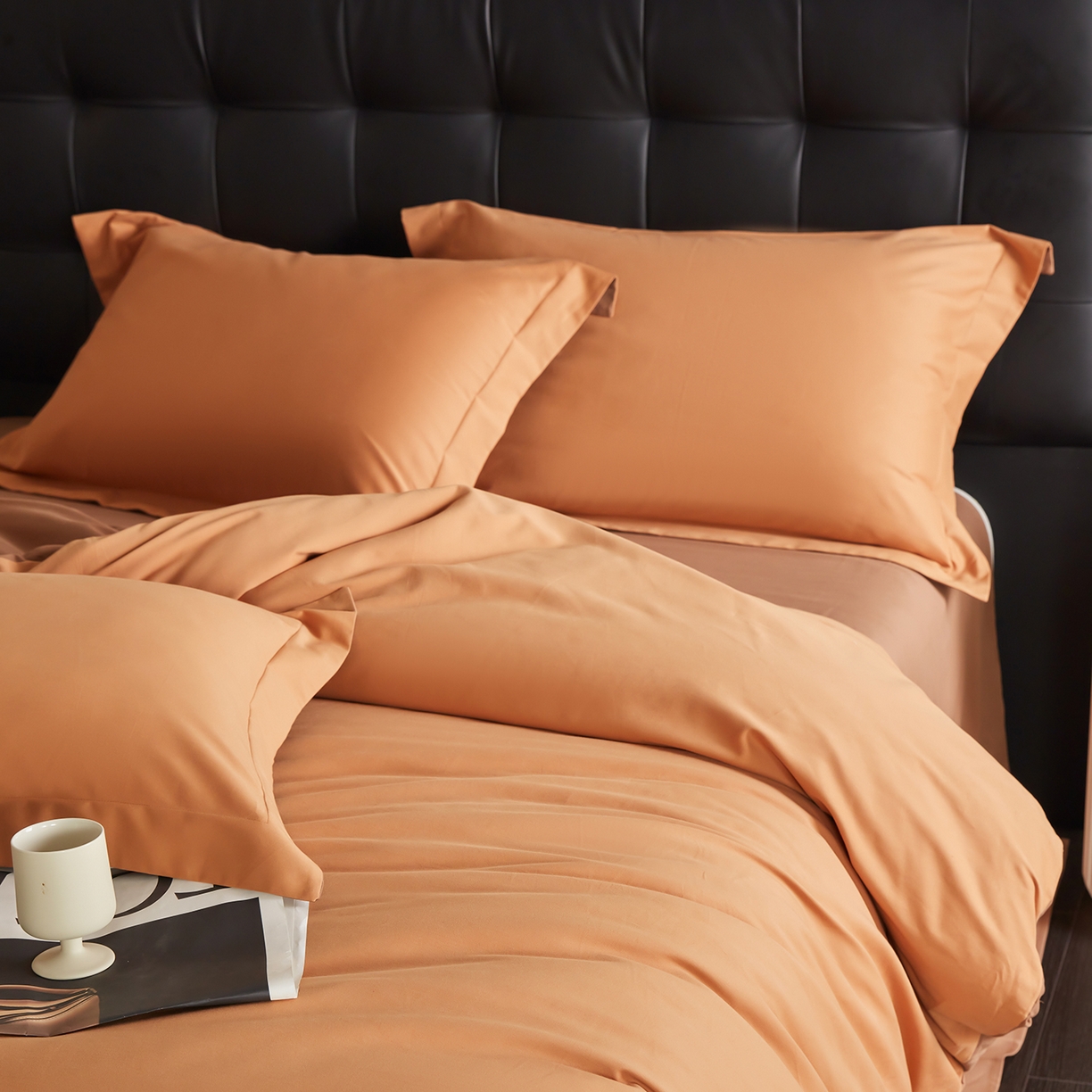 91家纺网 家纺一手货源 找家纺 秀色家纺 2025新款60支长绒棉双面加厚磨毛保暖纯棉四件套纯色被套全棉轻奢高级感 蔚蓝+珍珠灰