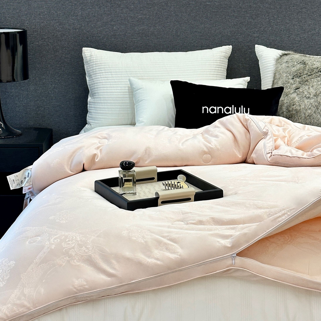 91家纺网 家纺一手货源 找家纺 （总）JUICY 橘滋家纺 2025新款典雅轻奢高定羽绒羊毛双胎被子被芯- 千金粉