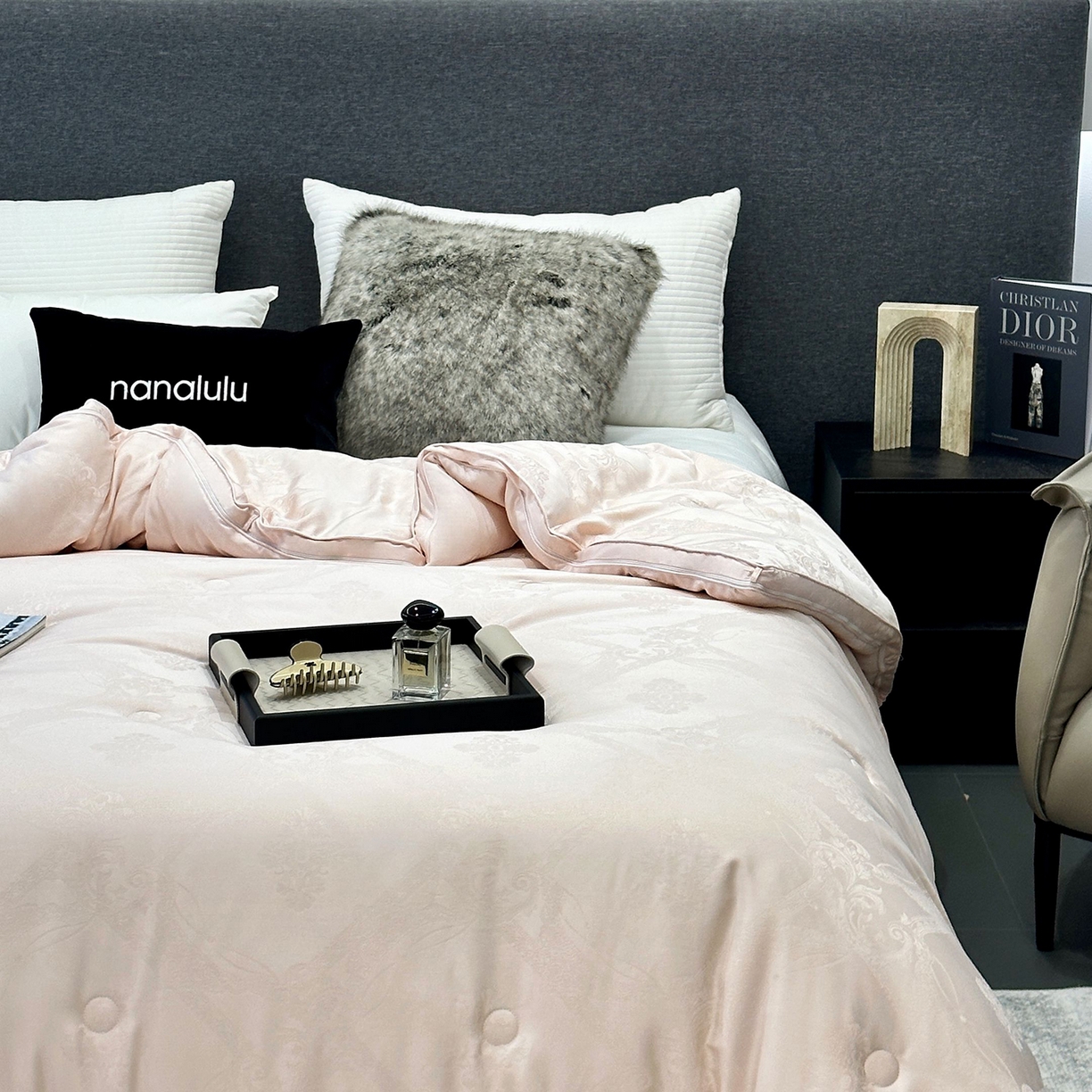 91家纺网 家纺一手货源 找家纺 （总）JUICY 橘滋家纺 2025新款典雅轻奢高定羽绒羊毛双胎被子被芯- 千金粉