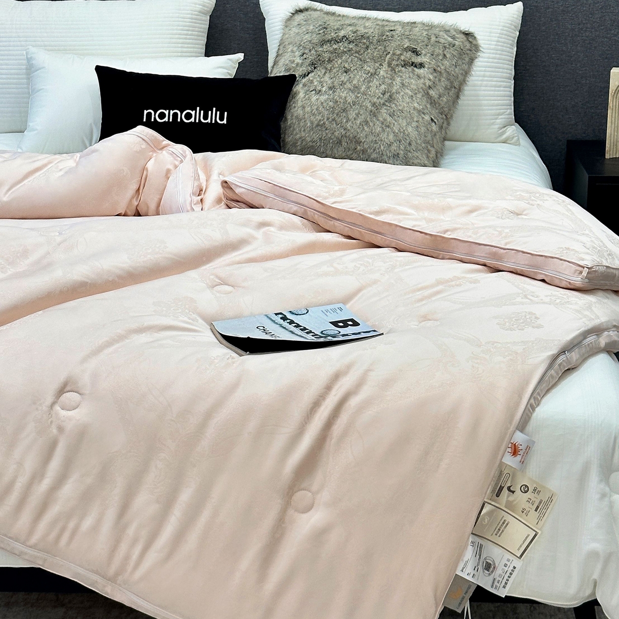 91家纺网 家纺一手货源 找家纺 （总）JUICY 橘滋家纺 2025新款典雅轻奢高定羽绒羊毛双胎被子被芯- 千金粉