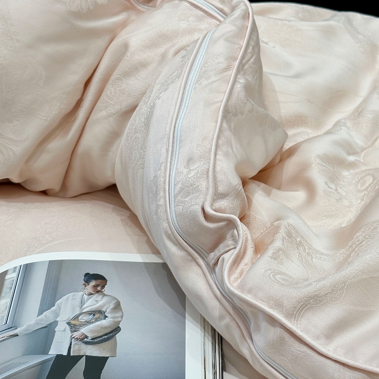 91家纺网 家纺一手货源 找家纺 （总）JUICY 橘滋家纺 2025新款典雅轻奢高定羽绒羊毛双胎被子被芯- 千金粉