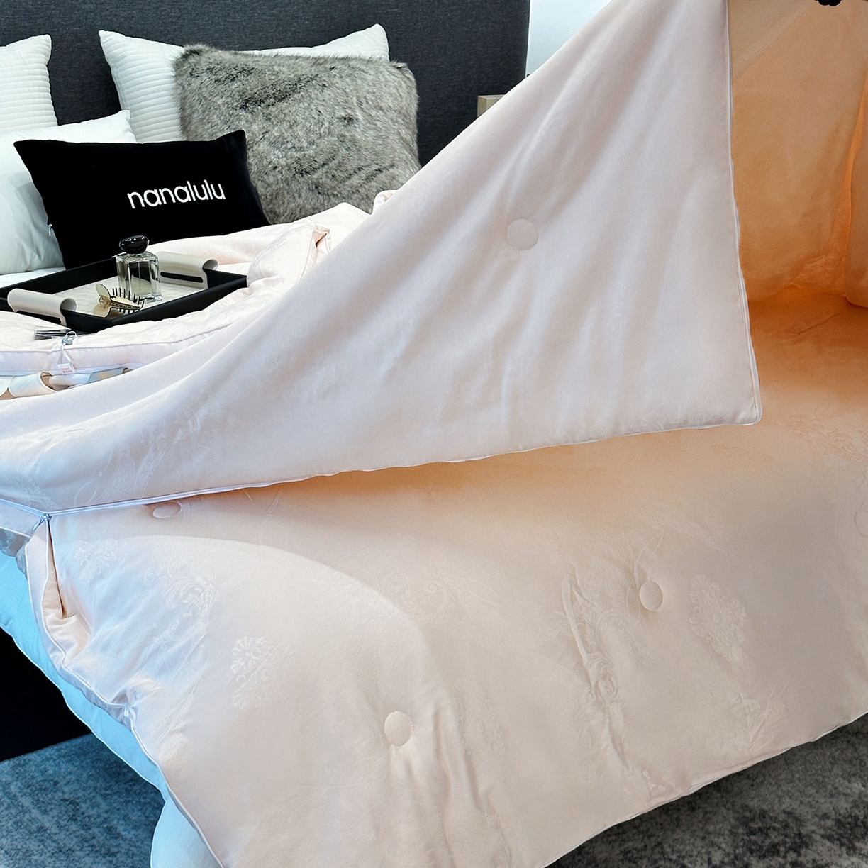 91家纺网 家纺一手货源 找家纺 （总）JUICY 橘滋家纺 2025新款典雅轻奢高定羽绒羊毛双胎被子被芯- 千金粉