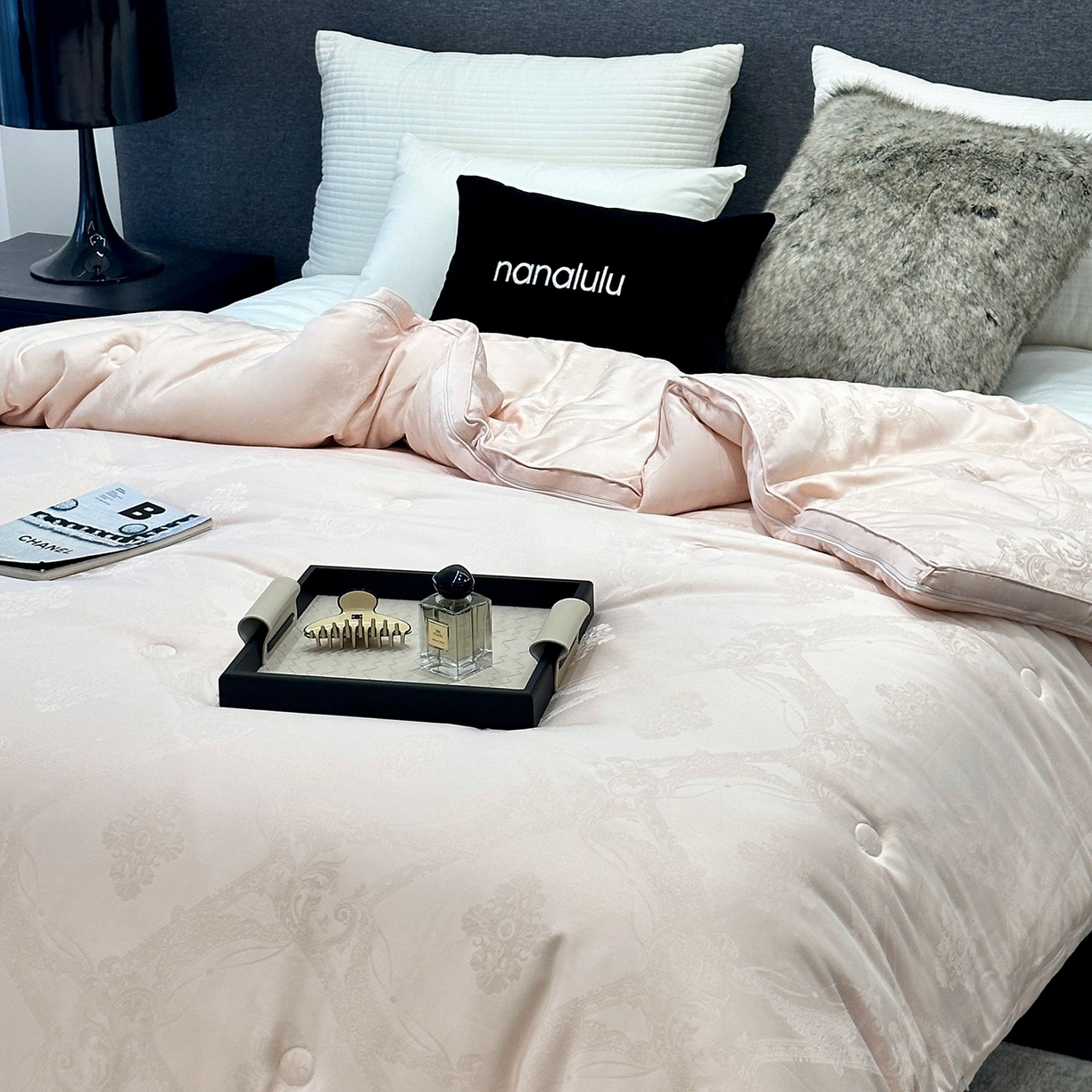 91家纺网 家纺一手货源 找家纺 （总）JUICY 橘滋家纺 2025新款典雅轻奢高定羽绒羊毛双胎被子被芯- 千金粉