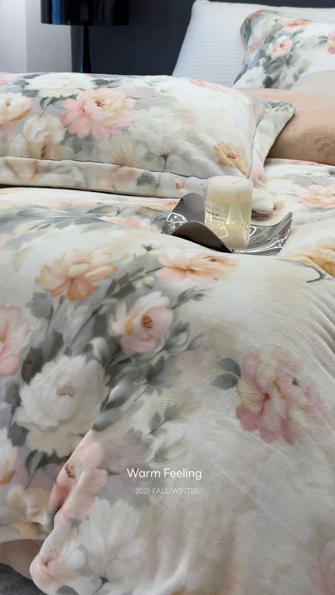 91家纺网 家纺一手货源 找家纺 JUICY 橘滋家纺 2025新款浪漫丰盈牛奶臻棉绒印花系列四件套 墨染