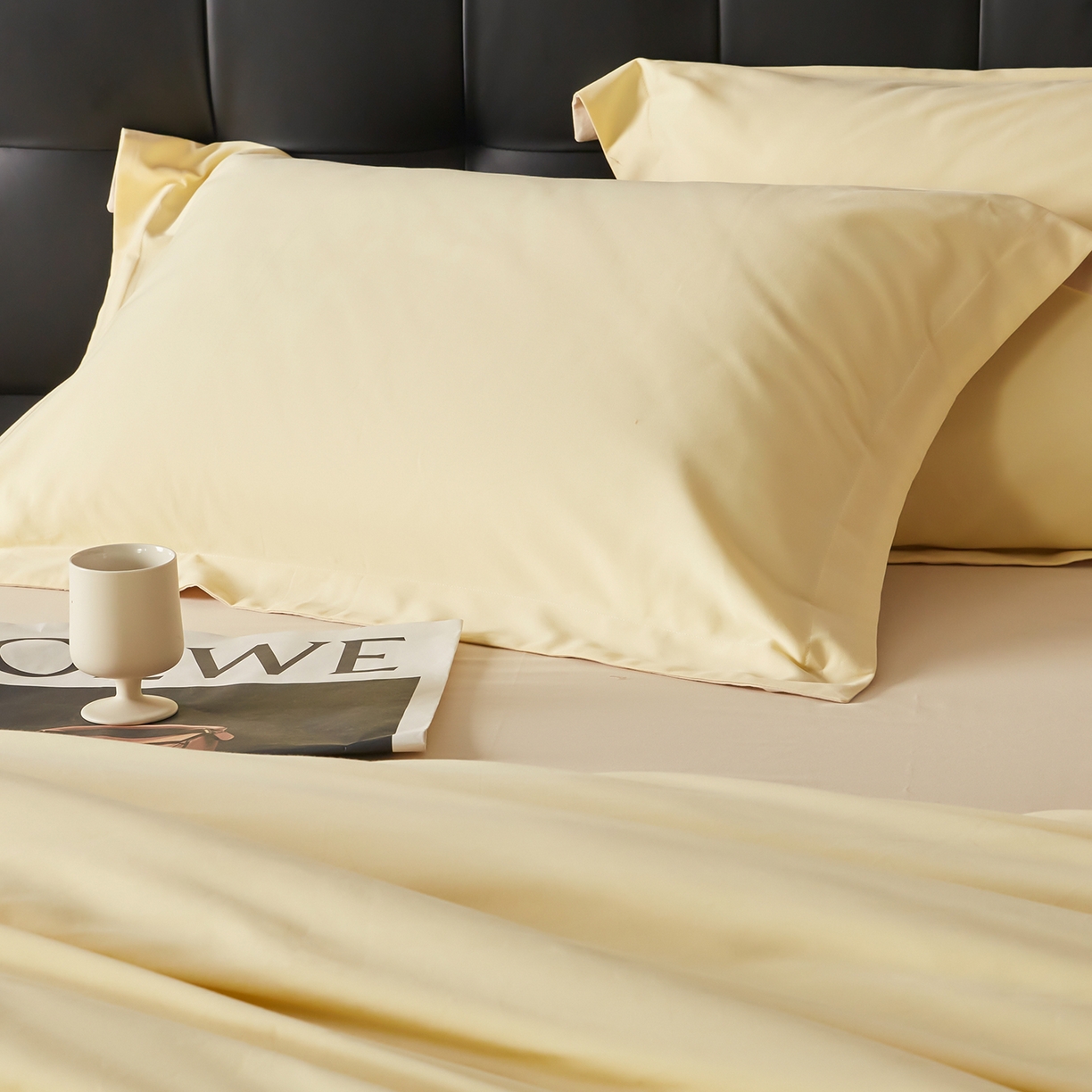 91家纺网 家纺一手货源 找家纺 秀色家纺 2025新款60支长绒棉双面加厚磨毛保暖纯棉四件套纯色被套全棉轻奢高级感 麦秆黄+奶油