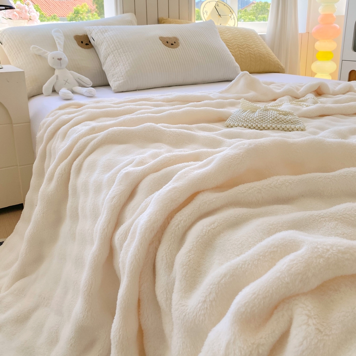 91家纺网 家纺一手货源 找家纺 yyds网供 2025新款简约印花泡泡绒毯多功能加绒盖毯沙发空调房办公午休毯毛毯毯子 奶白-泡泡绒