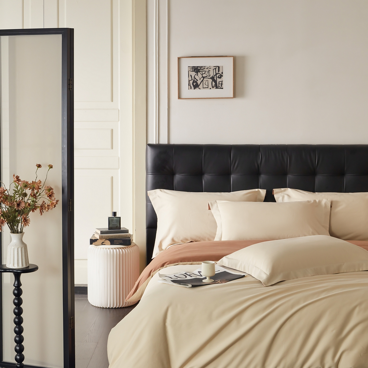 91家纺网 家纺一手货源 找家纺 秀色家纺 2025新款60支长绒棉双面加厚磨毛保暖纯棉四件套纯色被套全棉轻奢高级感 奶油+深栗色