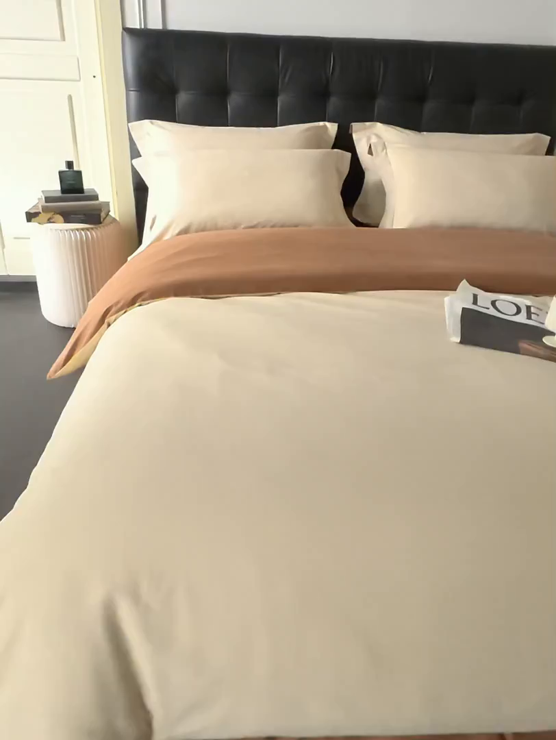 91家纺网 家纺一手货源 找家纺 秀色家纺 2025新款60支长绒棉双面加厚磨毛保暖纯棉四件套纯色被套全棉轻奢高级感 奶油+深栗色