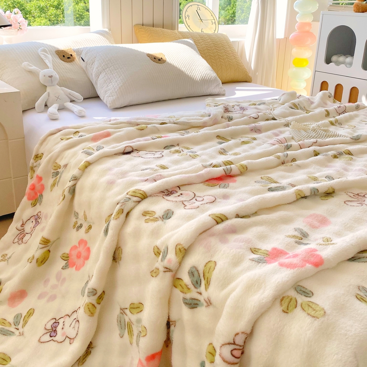 91家纺网 家纺一手货源 找家纺 yyds网供 2025新款简约印花泡泡绒毯多功能加绒盖毯沙发空调房办公午休毯毛毯毯子 青青小兔-泡泡绒