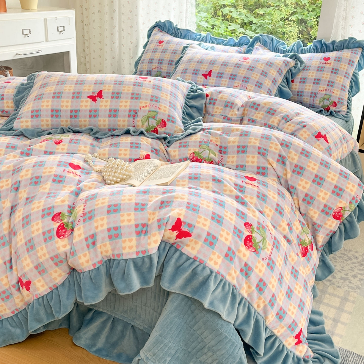 91家纺网 家纺一手货源 找家纺 （总）牵依 2025新款韩版牛奶绒夹棉床盖四件套