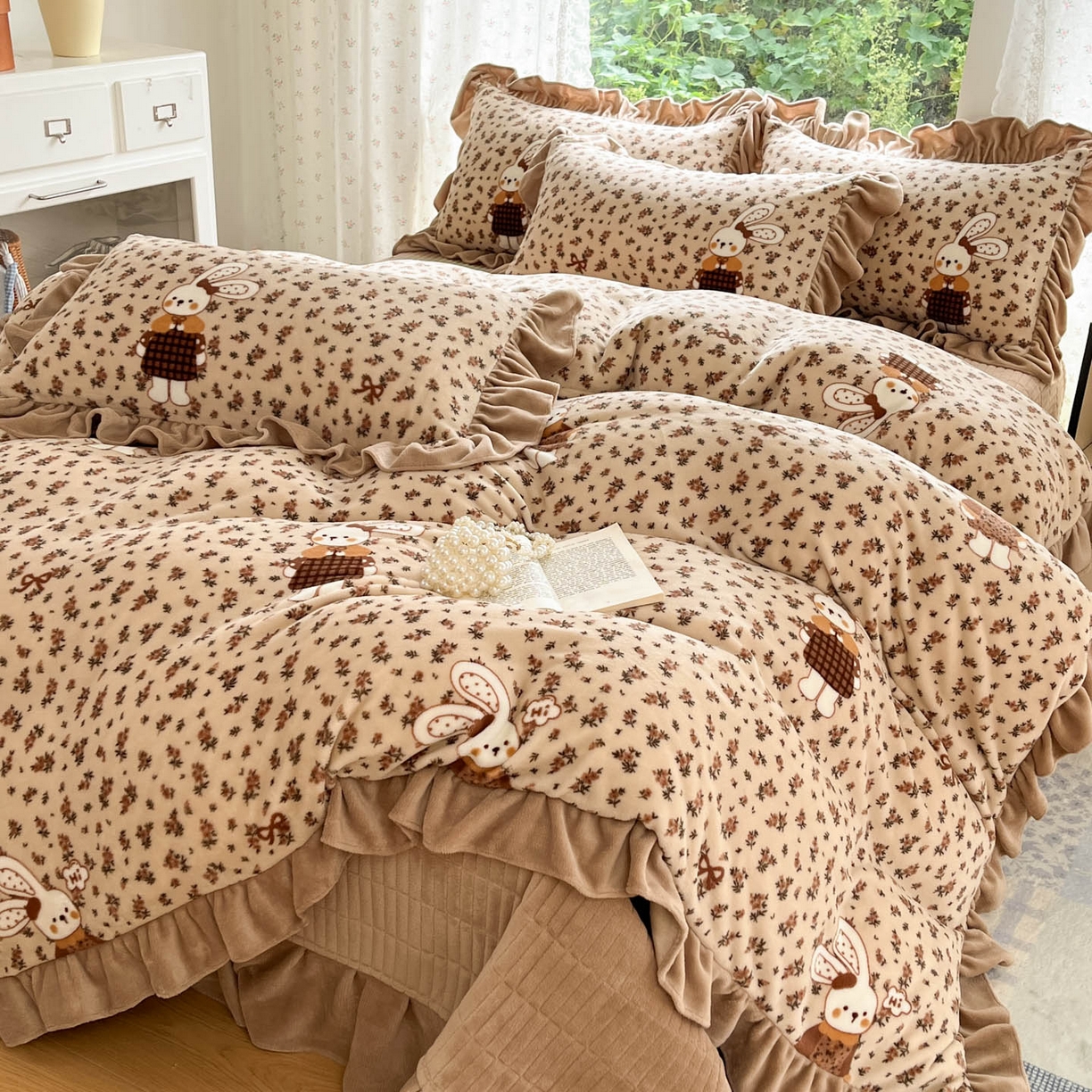 91家纺网 家纺一手货源 找家纺 （总）牵依 2025新款韩版牛奶绒夹棉床盖四件套