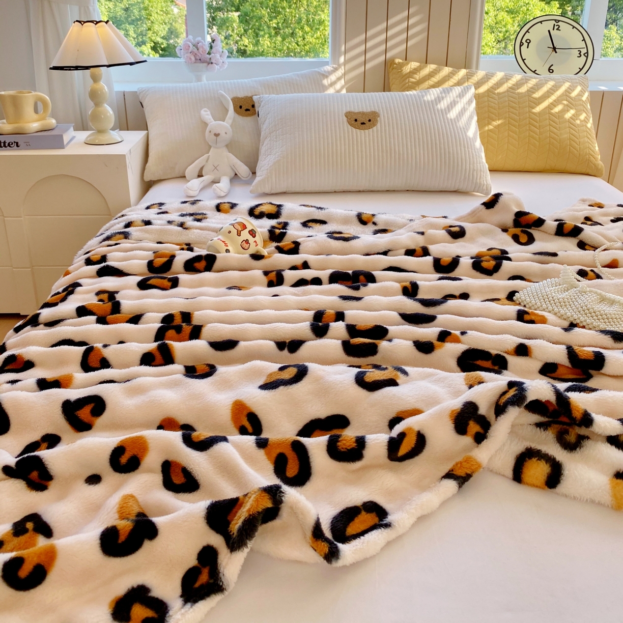 91家纺网 家纺一手货源 找家纺 yyds网供 2025新款简约印花泡泡绒毯多功能加绒盖毯沙发空调房办公午休毯毛毯毯子 托斯卡纳豹纹-泡泡绒