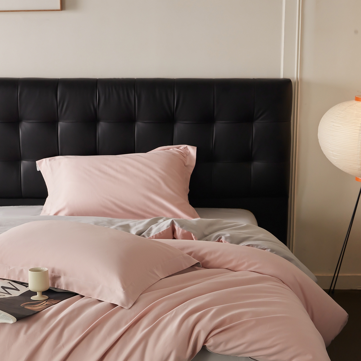 91家纺网 家纺一手货源 找家纺 秀色家纺 2025新款60支长绒棉双面加厚磨毛保暖纯棉四件套纯色被套全棉轻奢高级感 肉桂粉+珍珠灰