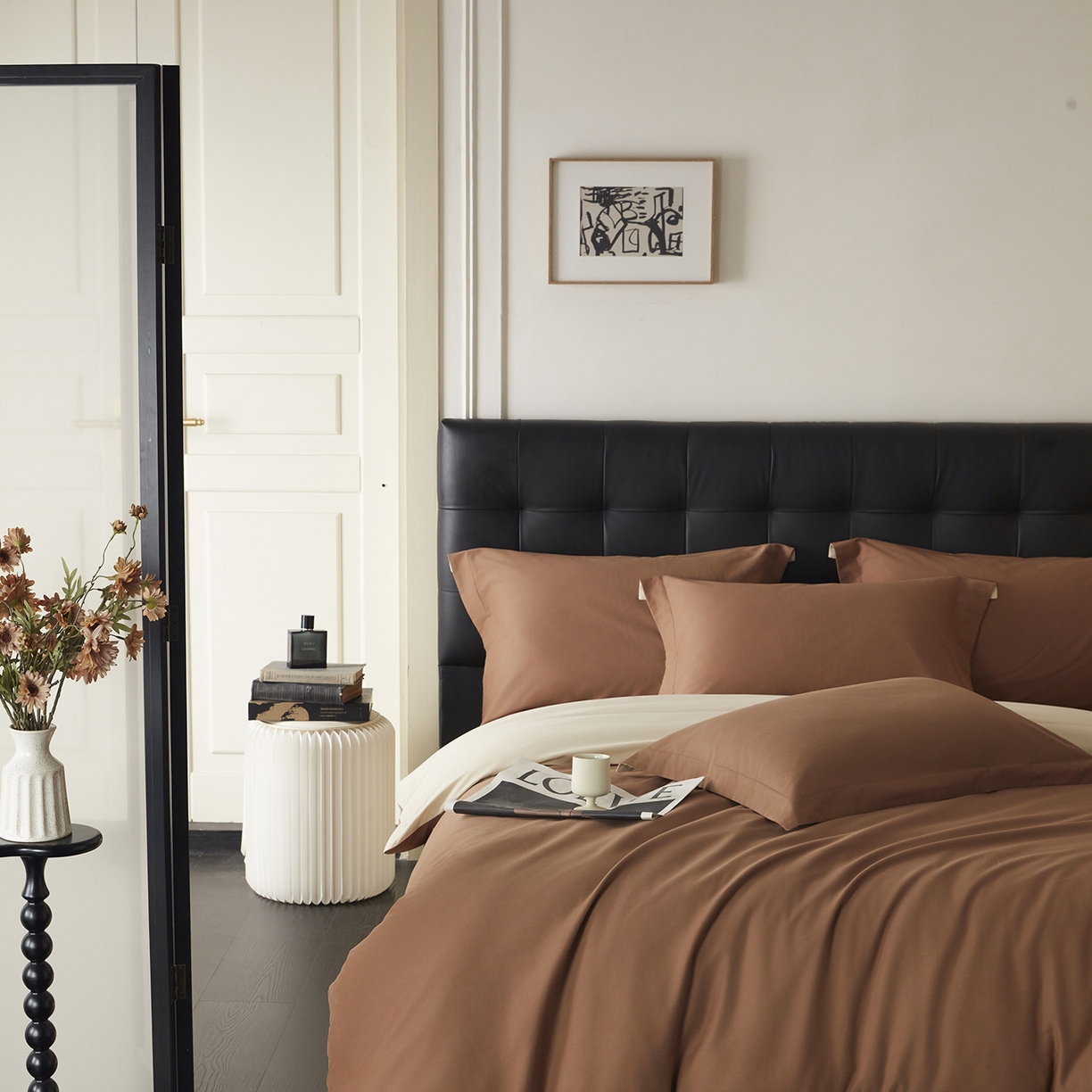 91家纺网 家纺一手货源 找家纺 秀色家纺 2025新款60支长绒棉双面加厚磨毛保暖纯棉四件套纯色被套全棉轻奢高级感 深栗色+奶油