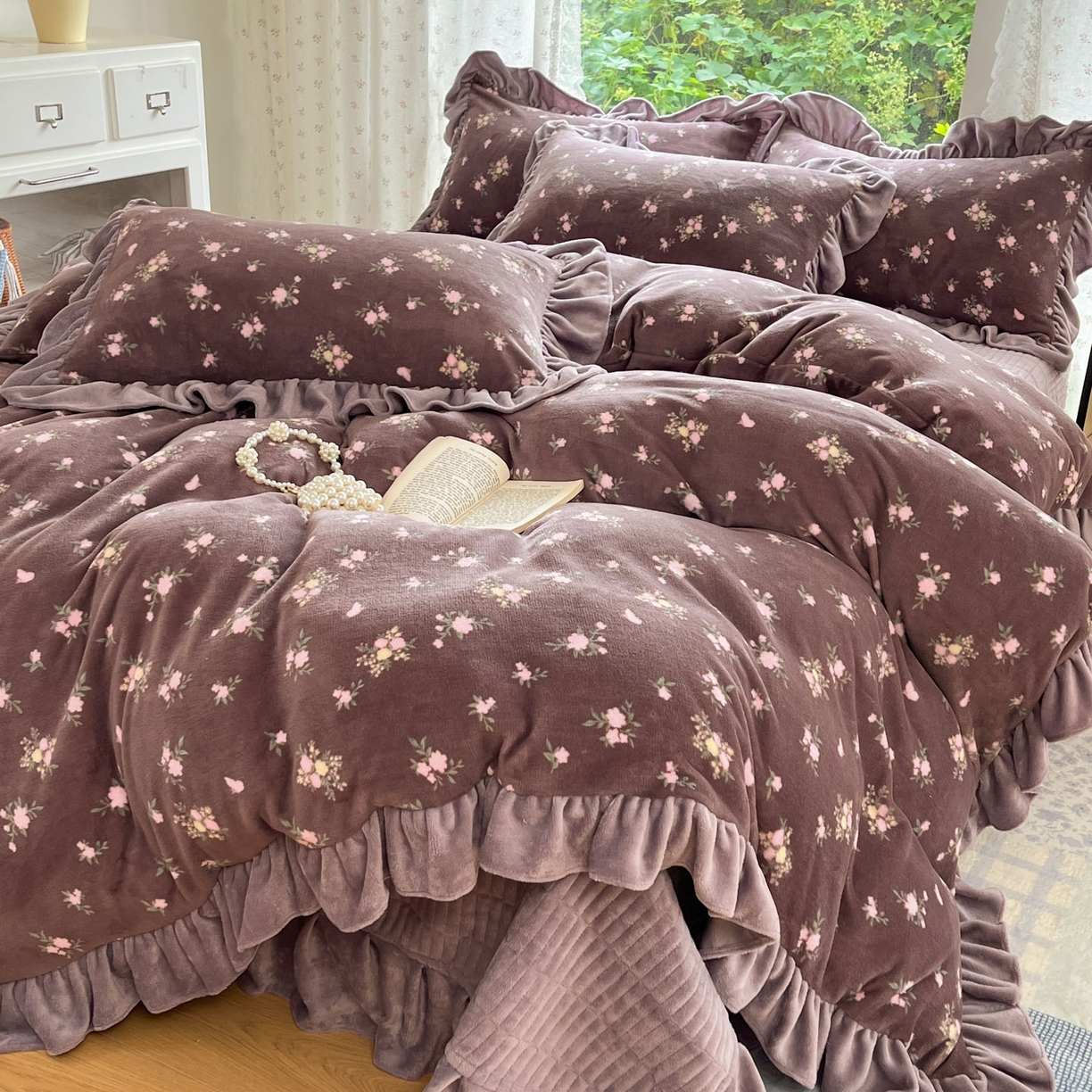 91家纺网 家纺一手货源 找家纺 （总）牵依 2025新款韩版牛奶绒夹棉床盖四件套