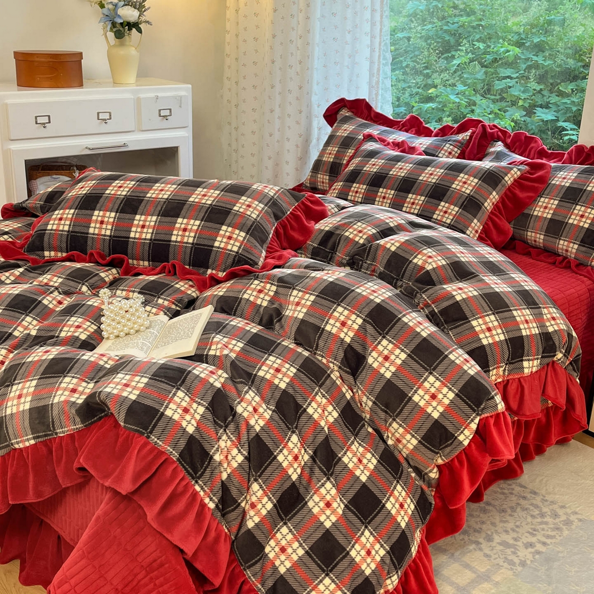 91家纺网 家纺一手货源 找家纺 牵依 2025新款韩版牛奶绒夹棉床盖四件套 爱莉诗