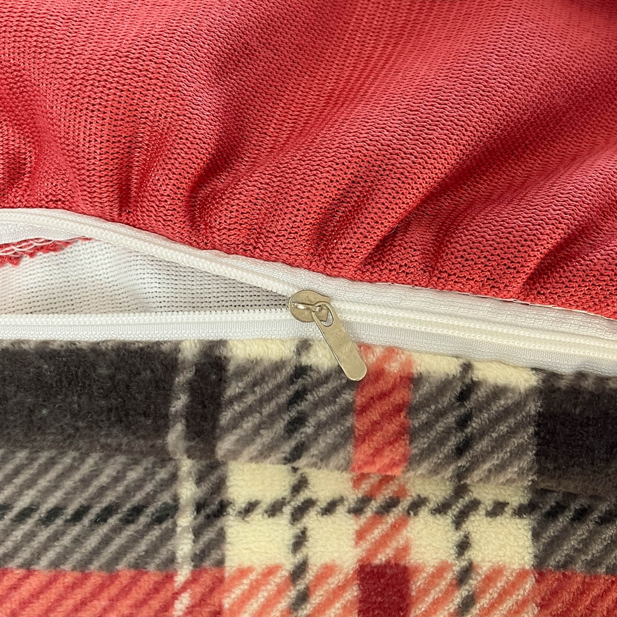 91家纺网 家纺一手货源 找家纺 牵依 2025新款韩版牛奶绒夹棉床盖四件套 爱莉诗