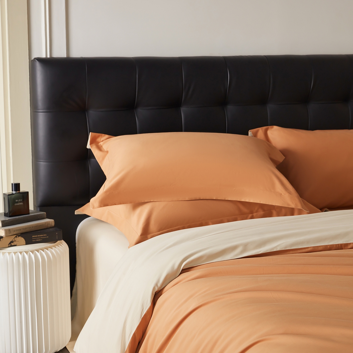 91家纺网 家纺一手货源 找家纺 秀色家纺 2025新款60支长绒棉双面加厚磨毛保暖纯棉四件套纯色被套全棉轻奢高级感 晚霞橙+奶油