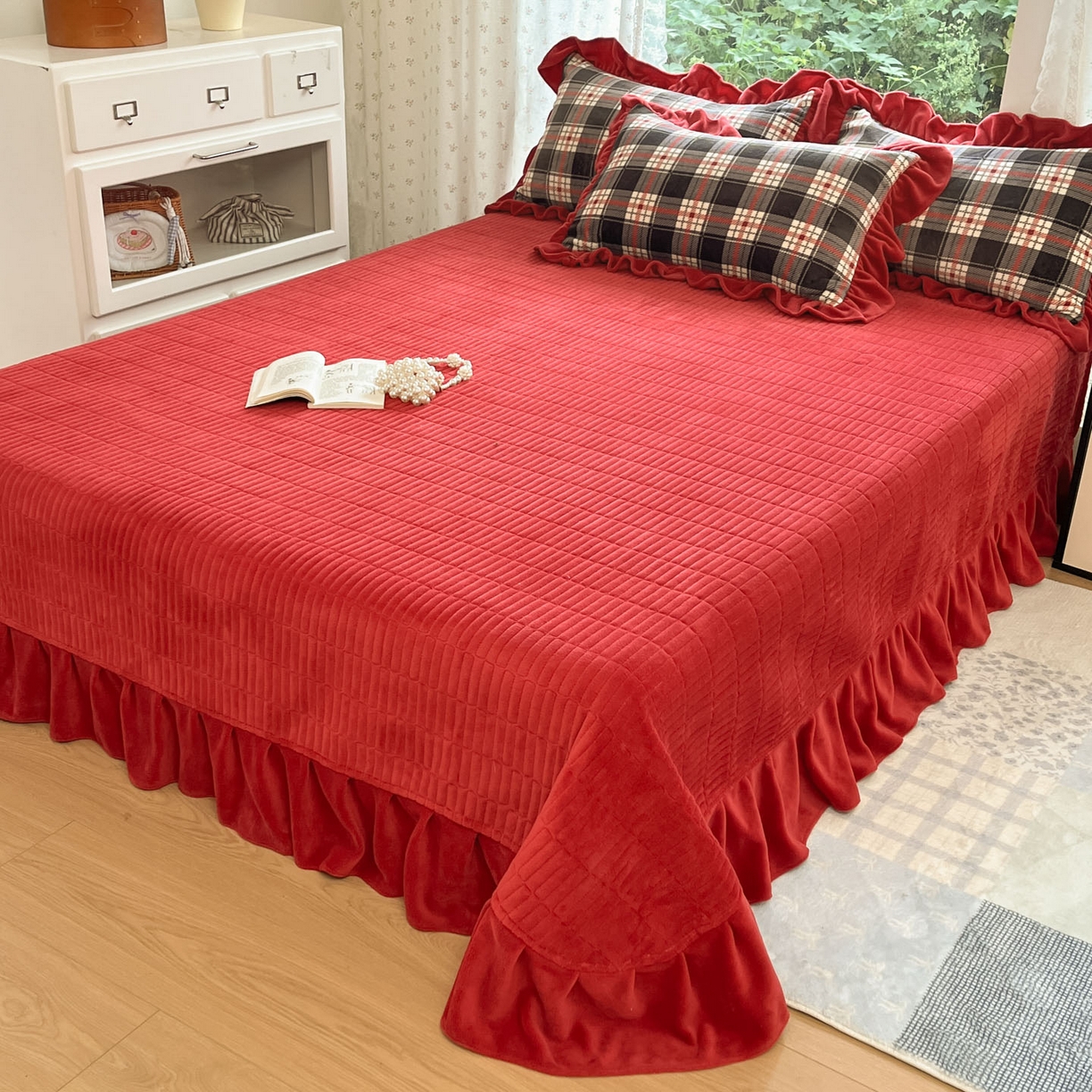 91家纺网 家纺一手货源 找家纺 牵依 2025新款韩版牛奶绒夹棉床盖四件套 爱莉诗