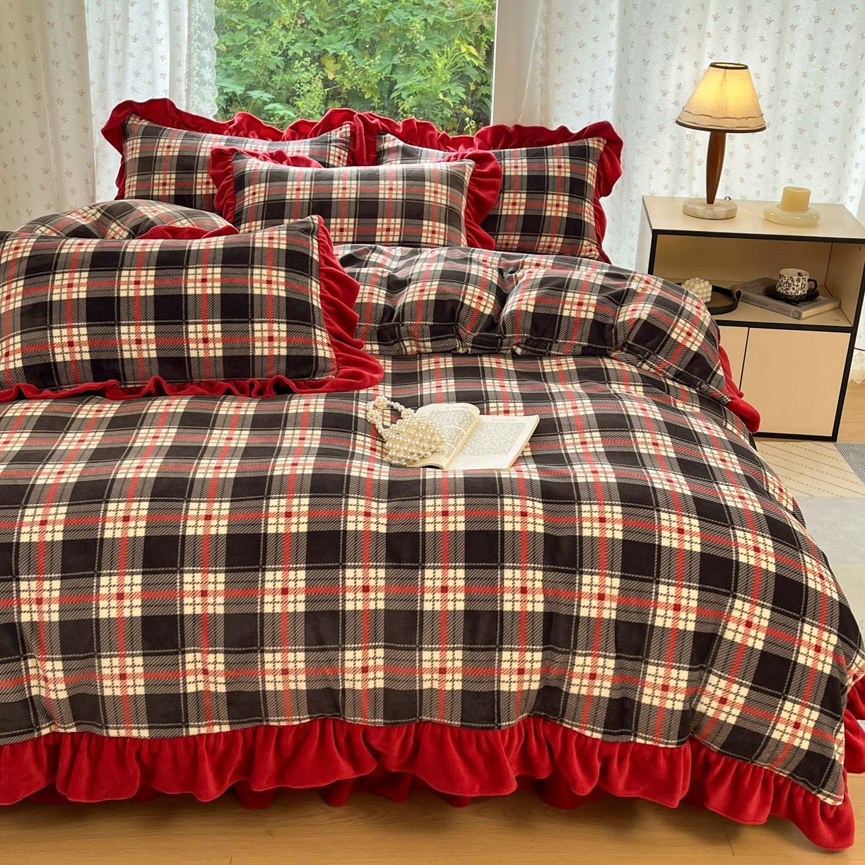 91家纺网 家纺一手货源 找家纺 牵依 2025新款韩版牛奶绒夹棉床盖四件套 爱莉诗