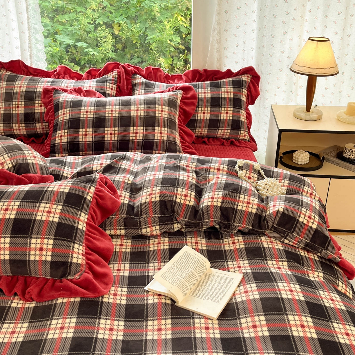 91家纺网 家纺一手货源 找家纺 牵依 2025新款韩版牛奶绒夹棉床盖四件套 爱莉诗