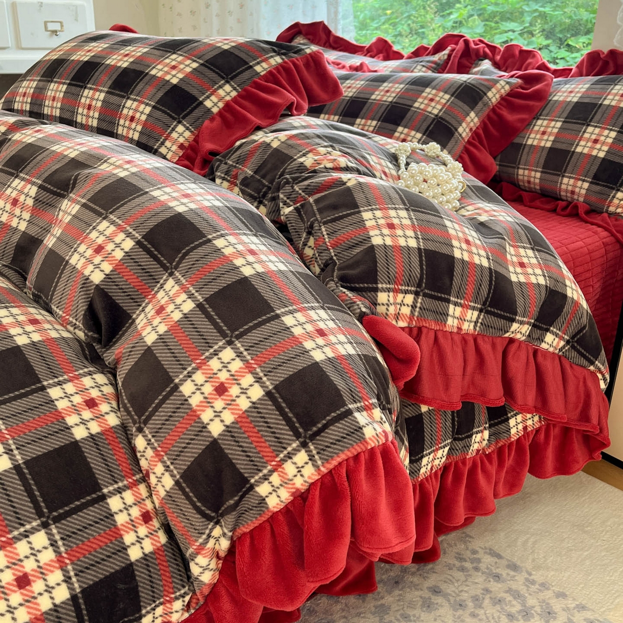 91家纺网 家纺一手货源 找家纺 牵依 2025新款韩版牛奶绒夹棉床盖四件套 爱莉诗