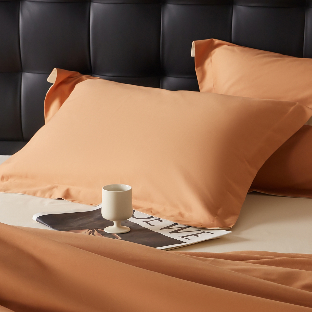 91家纺网 家纺一手货源 找家纺 秀色家纺 2025新款60支长绒棉双面加厚磨毛保暖纯棉四件套纯色被套全棉轻奢高级感 晚霞橙+奶油