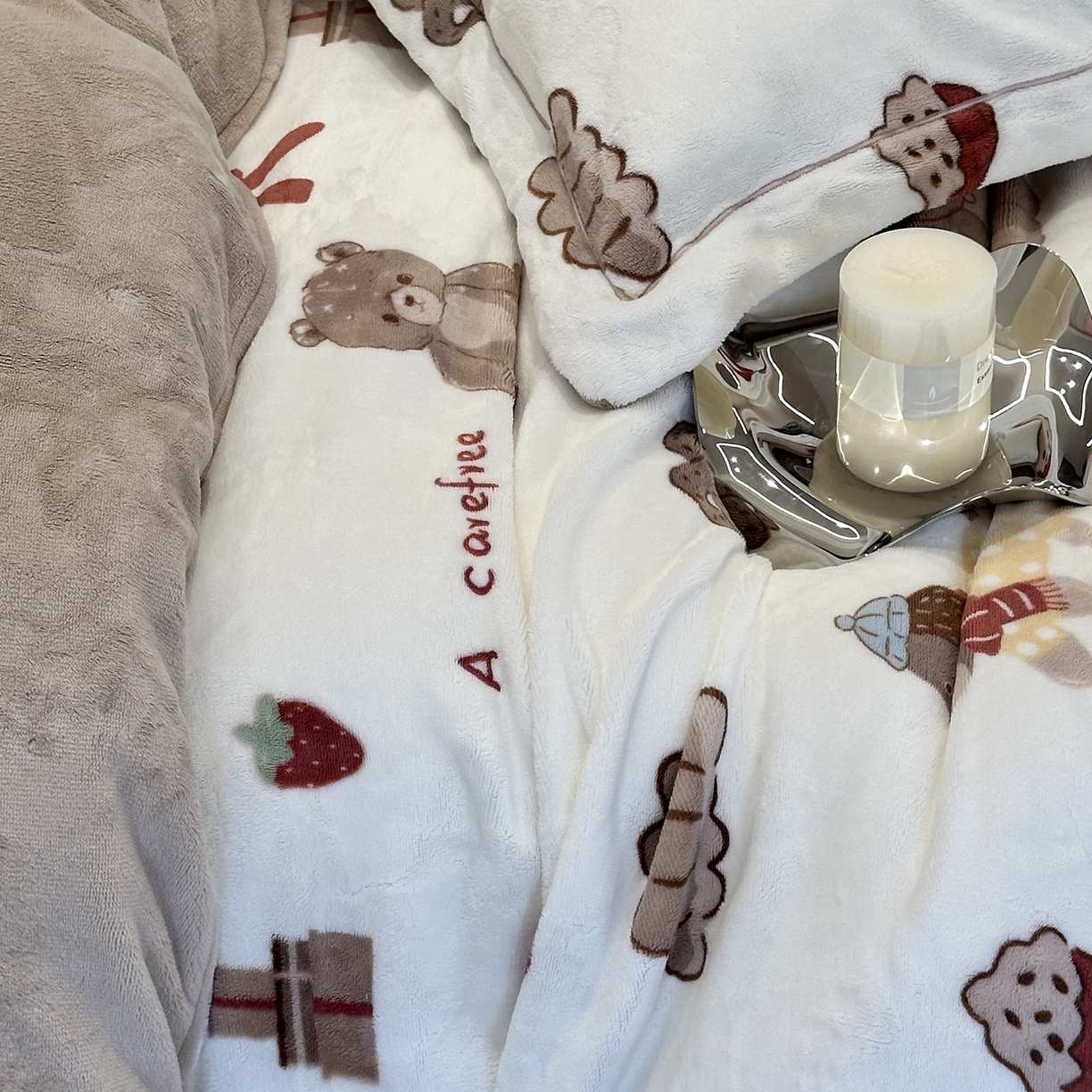 91家纺网 家纺一手货源 找家纺 JUICY 橘滋家纺 2025新款浪漫丰盈牛奶臻棉绒印花系列四件套 甜梦乐园