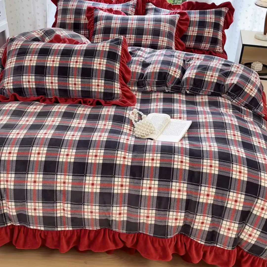 91家纺网 家纺一手货源 找家纺 牵依 2025新款韩版牛奶绒夹棉床盖四件套 爱莉诗