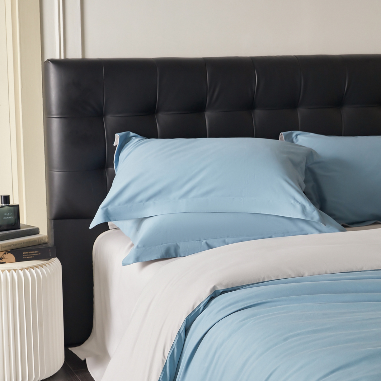 91家纺网 家纺一手货源 找家纺 秀色家纺 2025新款60支长绒棉双面加厚磨毛保暖纯棉四件套纯色被套全棉轻奢高级感 蔚蓝+珍珠灰