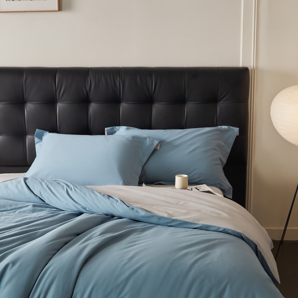 91家纺网 家纺一手货源 找家纺 秀色家纺 2025新款60支长绒棉双面加厚磨毛保暖纯棉四件套纯色被套全棉轻奢高级感 蔚蓝+珍珠灰